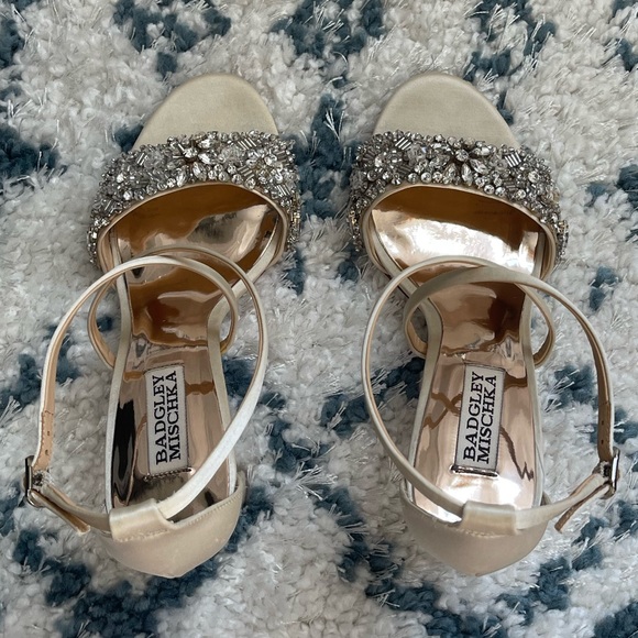 Badgley Mischka Sandra Heels - Picture 3 of 9